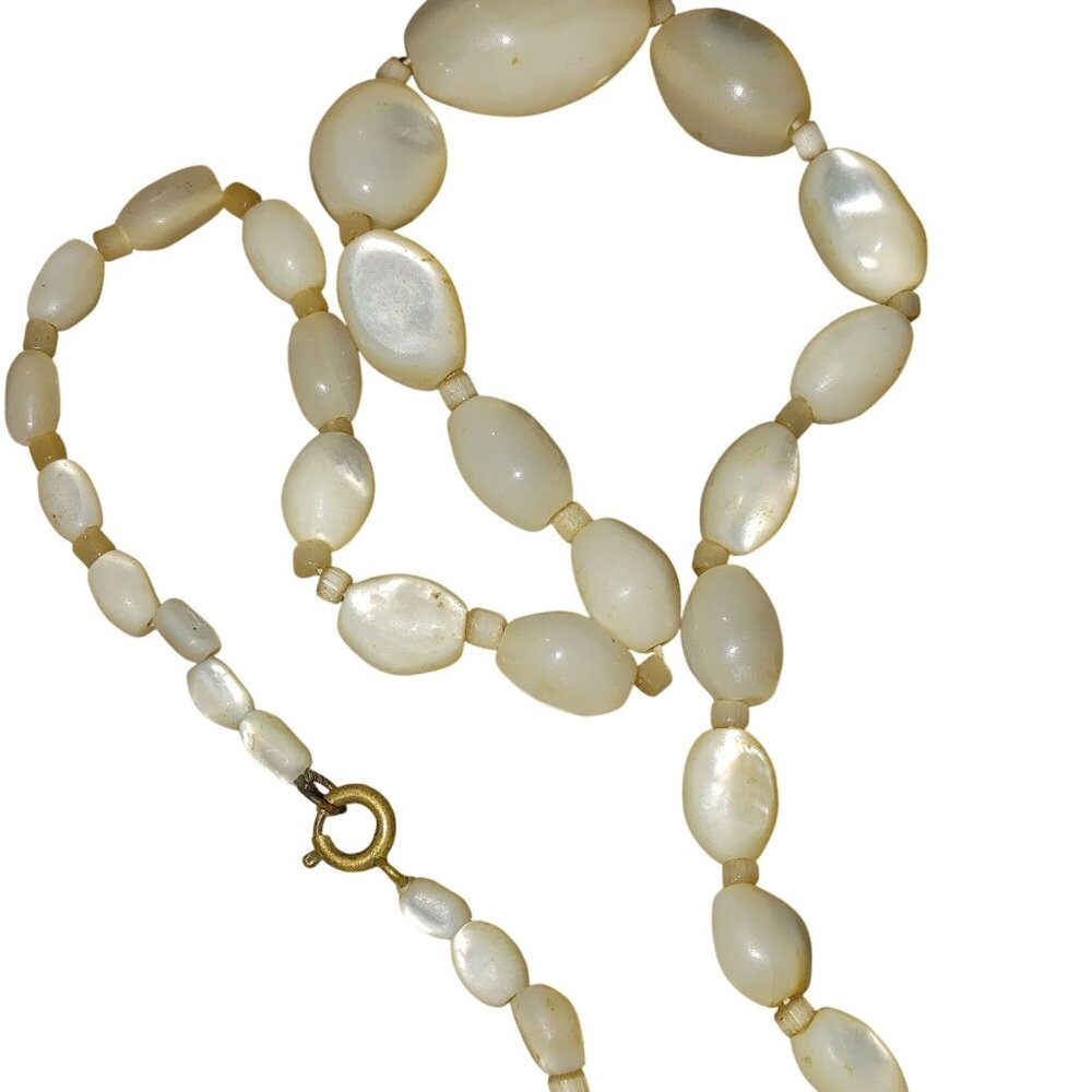 MOP Necklace Vintage Pearl Graduated Oval Beads Brass Clasp Art Deco 16 Inches